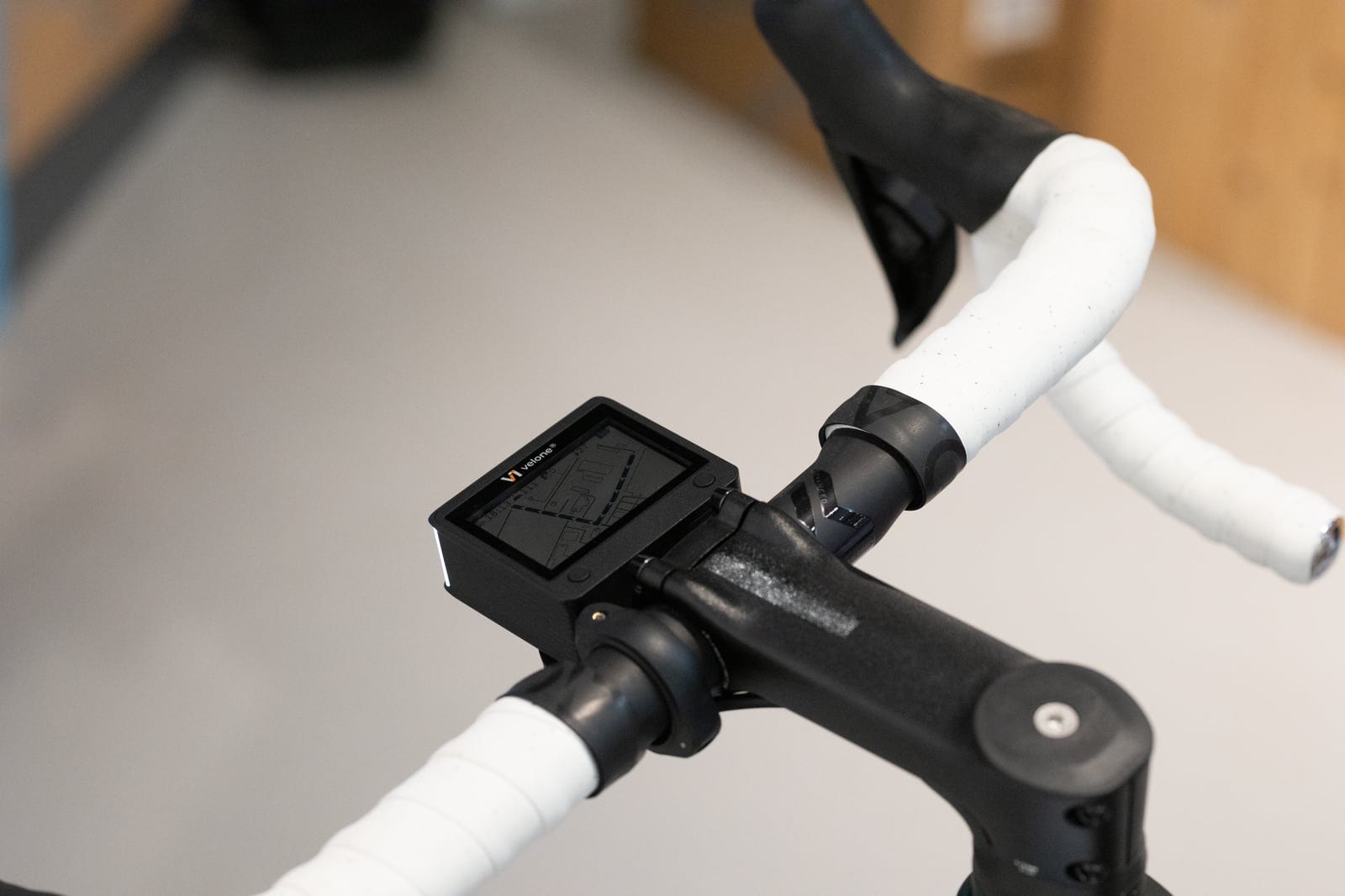 Velone V1 — product photo from the 23 June 2026 shoot (frame 9133)