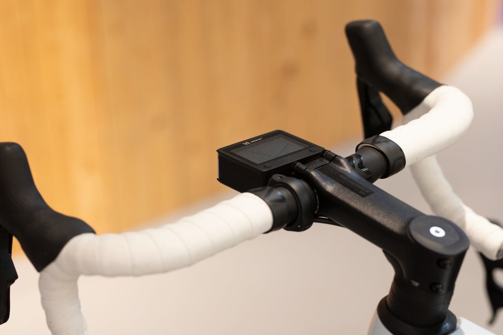 Velone V1 — product photo from the 23 June 2026 shoot (frame 9136)