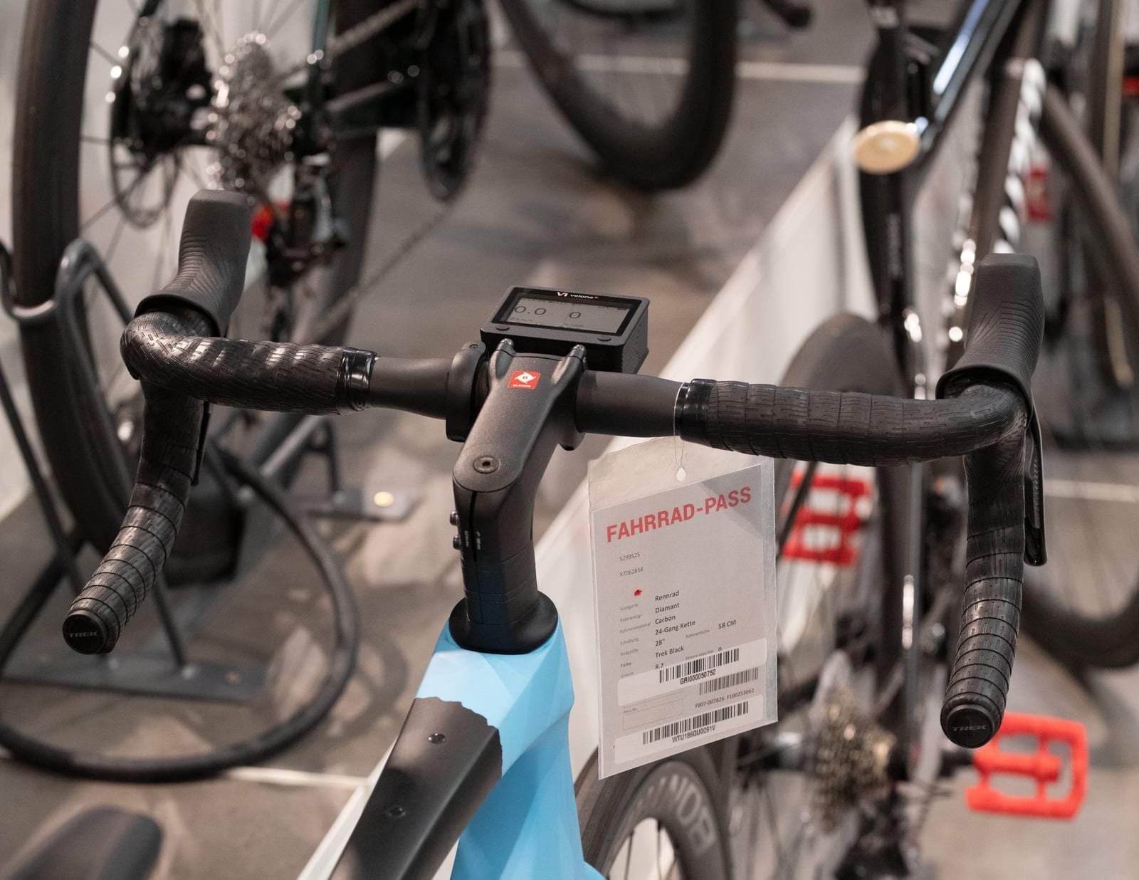 Velone V1 — product photo from the 23 June 2026 shoot (frame 9144)