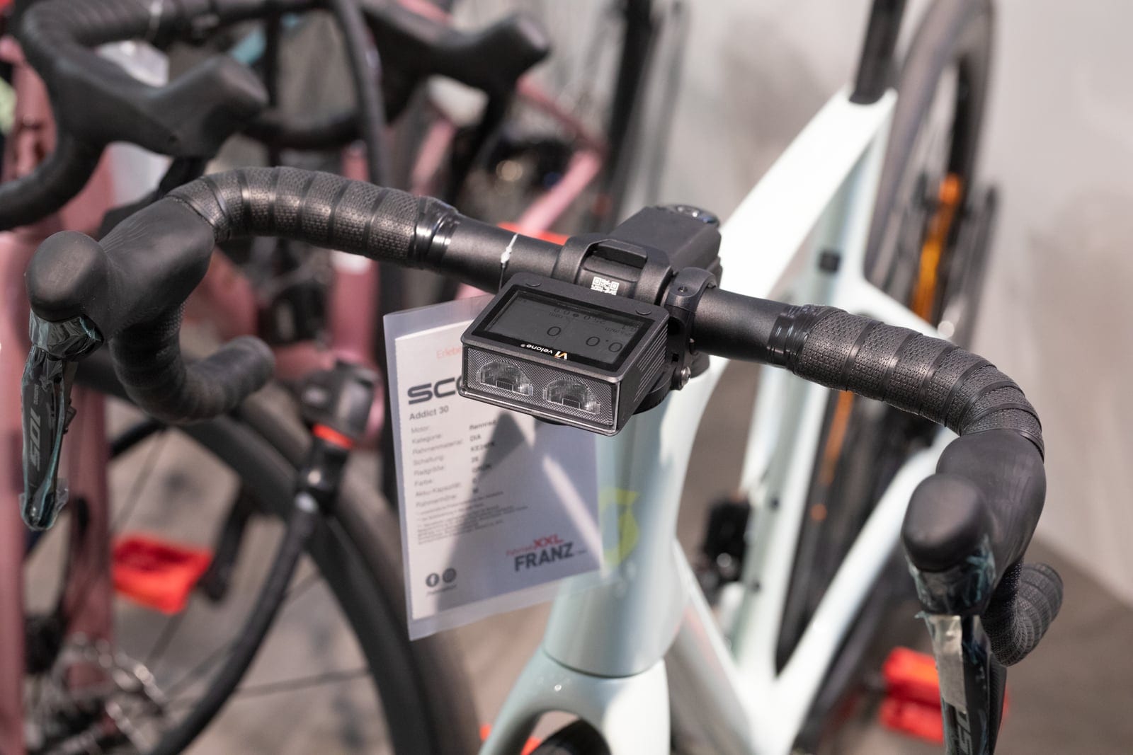 Velone V1 — product photo from the 23 June 2026 shoot (frame 9149)