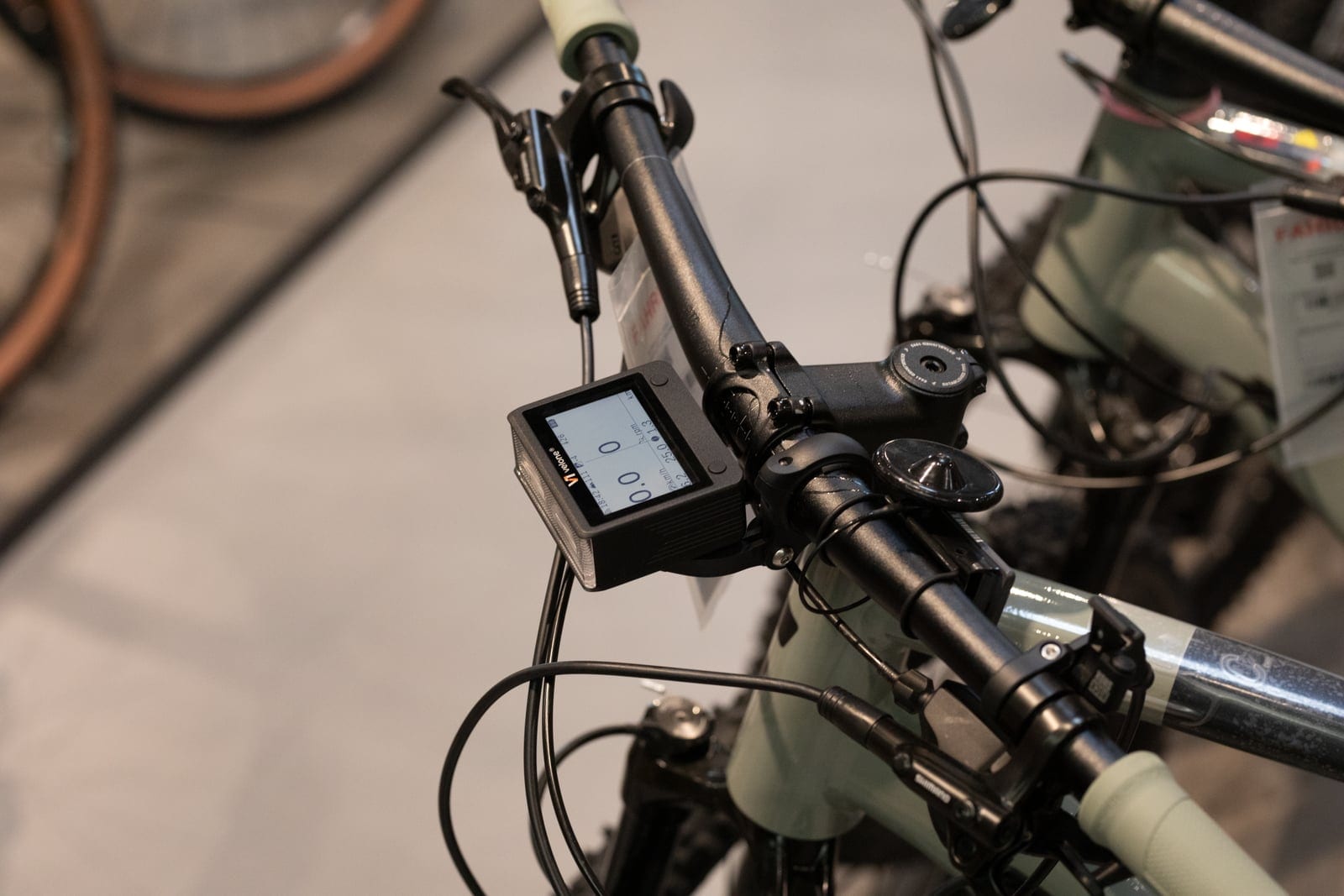 Velone V1 — product photo from the 23 June 2026 shoot (frame 9154)